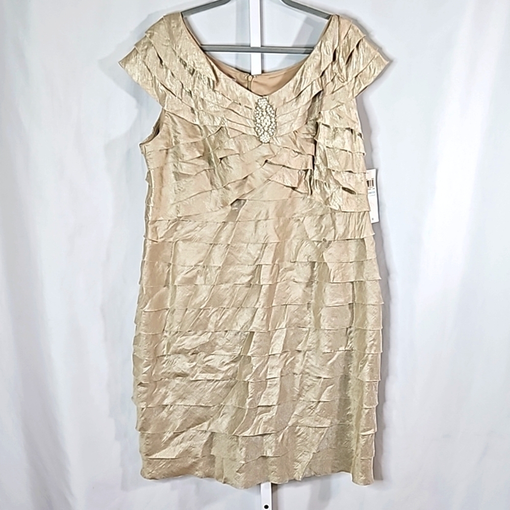 London Times Woman Champagne Dress NWT Size 20
